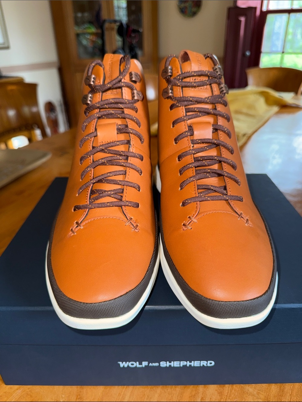 Wolf and Shepherd Men's Honey Leather Crossover Hiker WTZ NWT